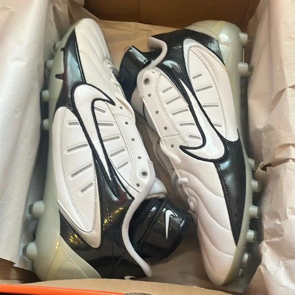New in box mens vintage Nike air zoom super bad ft football cleats black white Vintage Nike Air Zoom Jet Football Cleats Mens Size 9  main image 4